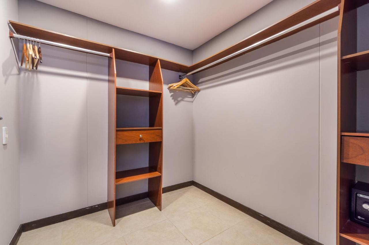 Apartamentos Poblado Alejandria By Housy Host Медельин Экстерьер фото