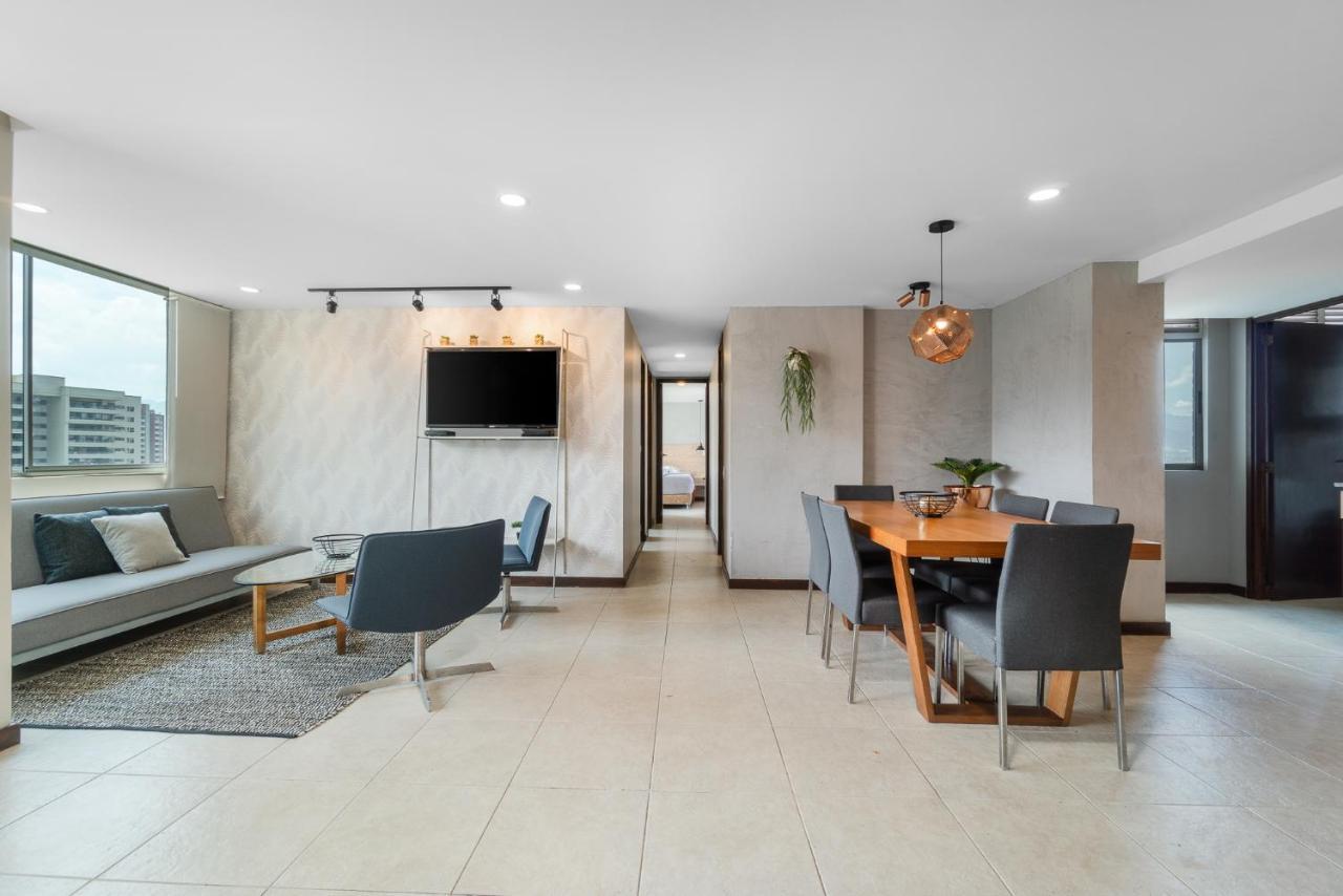 Apartamentos Poblado Alejandria By Housy Host Медельин Экстерьер фото