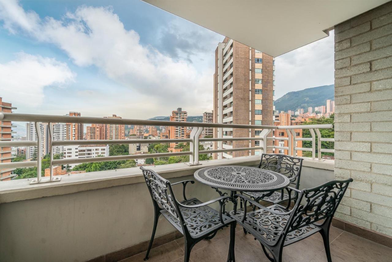 Apartamentos Poblado Alejandria By Housy Host Медельин Экстерьер фото