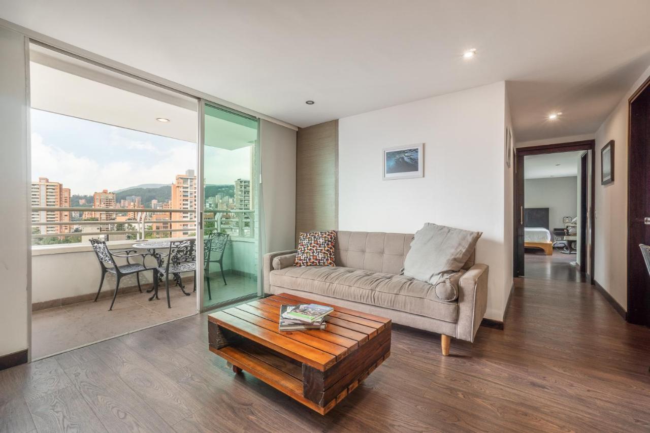 Apartamentos Poblado Alejandria By Housy Host Медельин Экстерьер фото