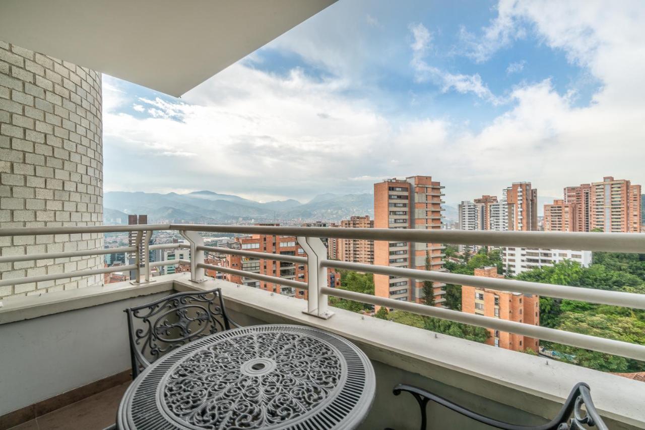 Apartamentos Poblado Alejandria By Housy Host Медельин Экстерьер фото