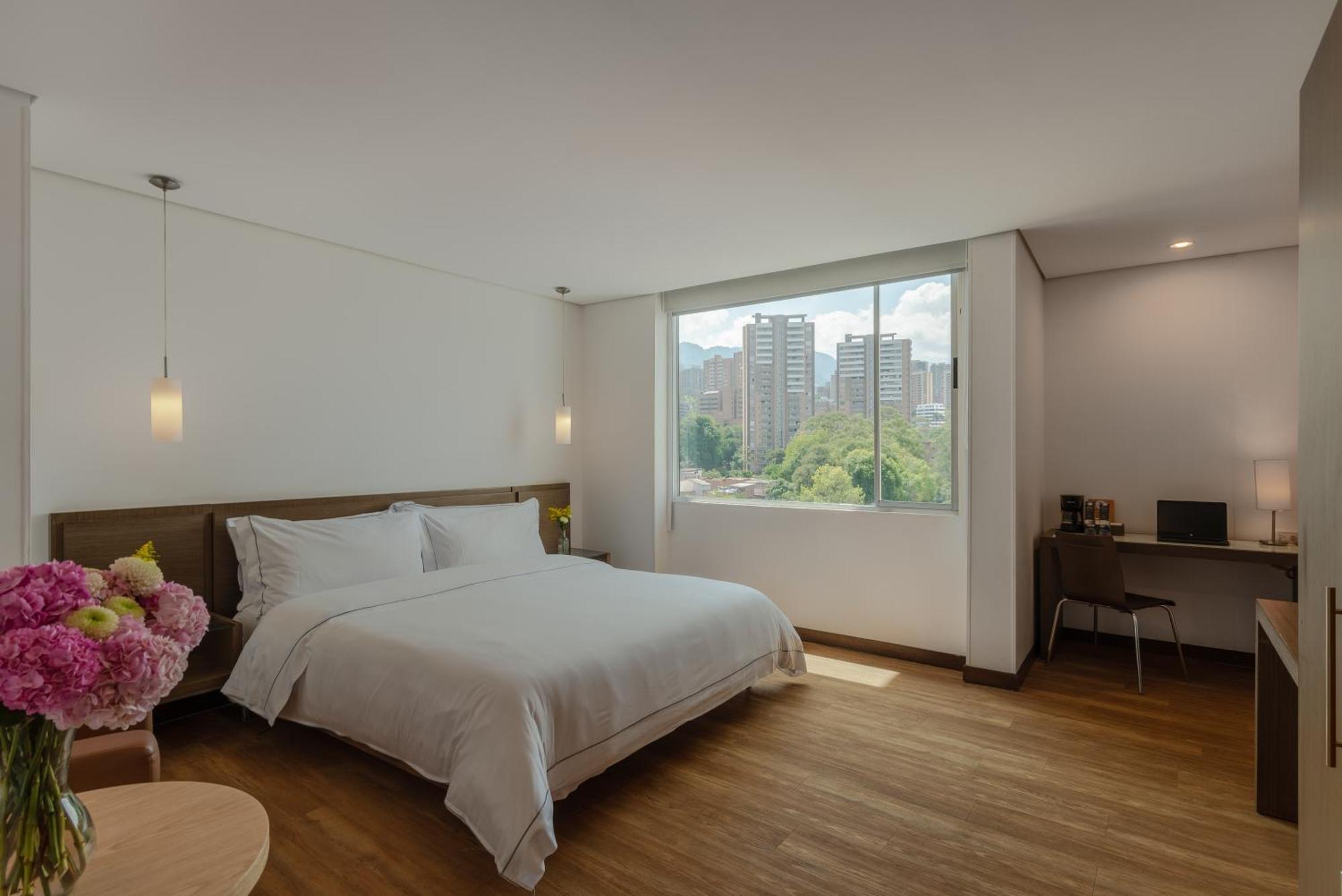 Apartamentos Poblado Alejandria By Housy Host Медельин Экстерьер фото