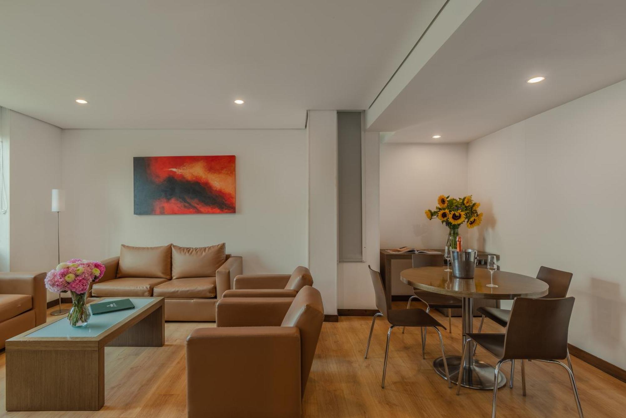 Apartamentos Poblado Alejandria By Housy Host Медельин Экстерьер фото