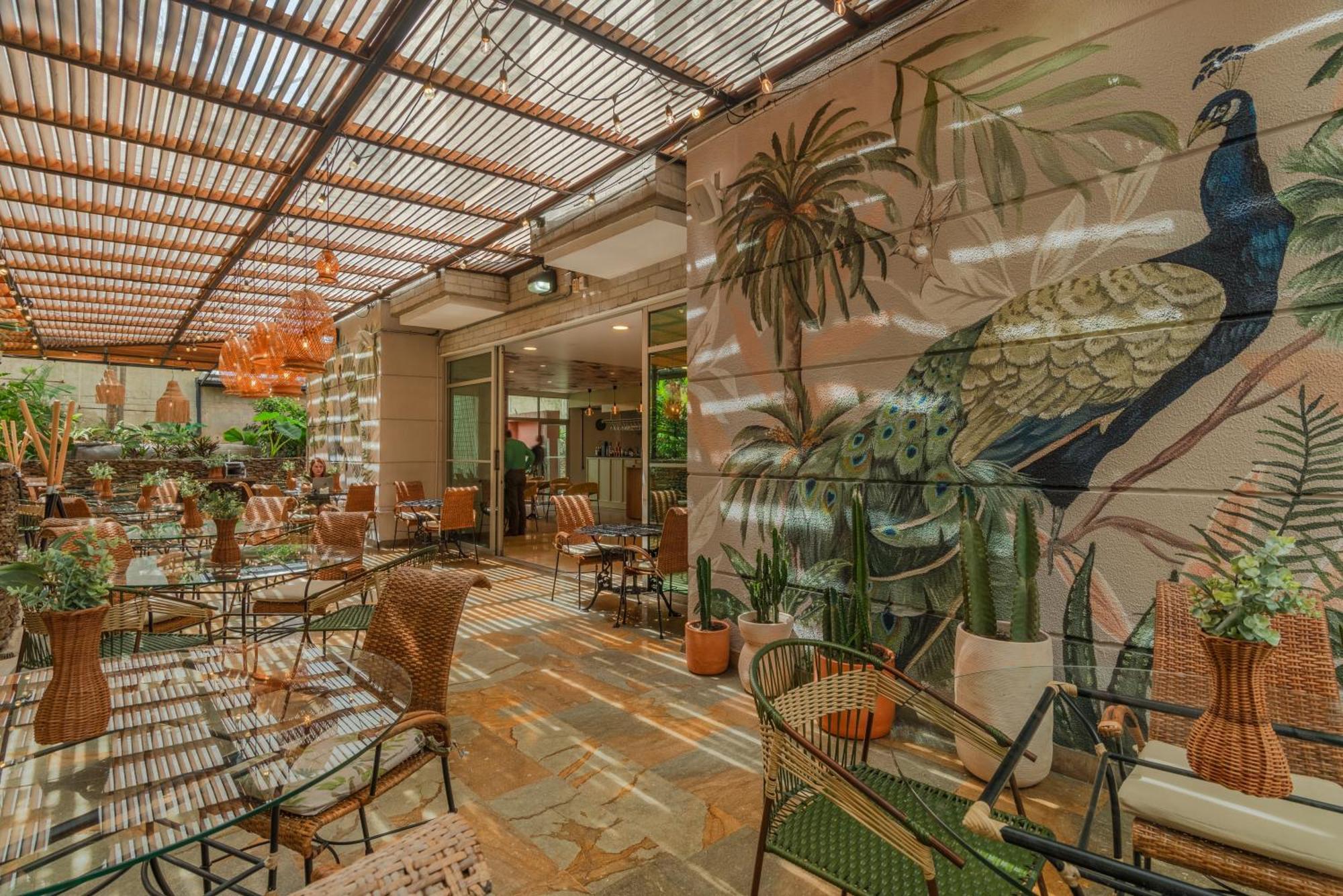 Apartamentos Poblado Alejandria By Housy Host Медельин Экстерьер фото