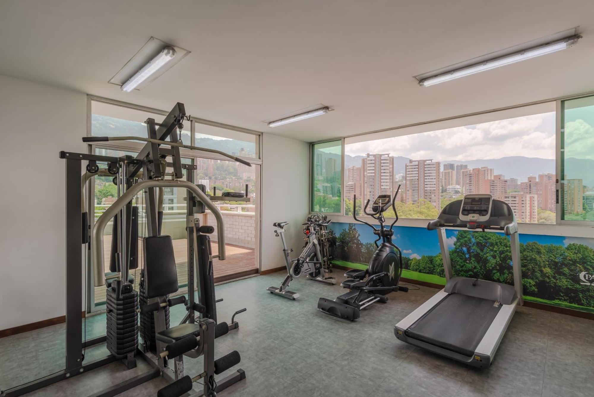 Apartamentos Poblado Alejandria By Housy Host Медельин Экстерьер фото
