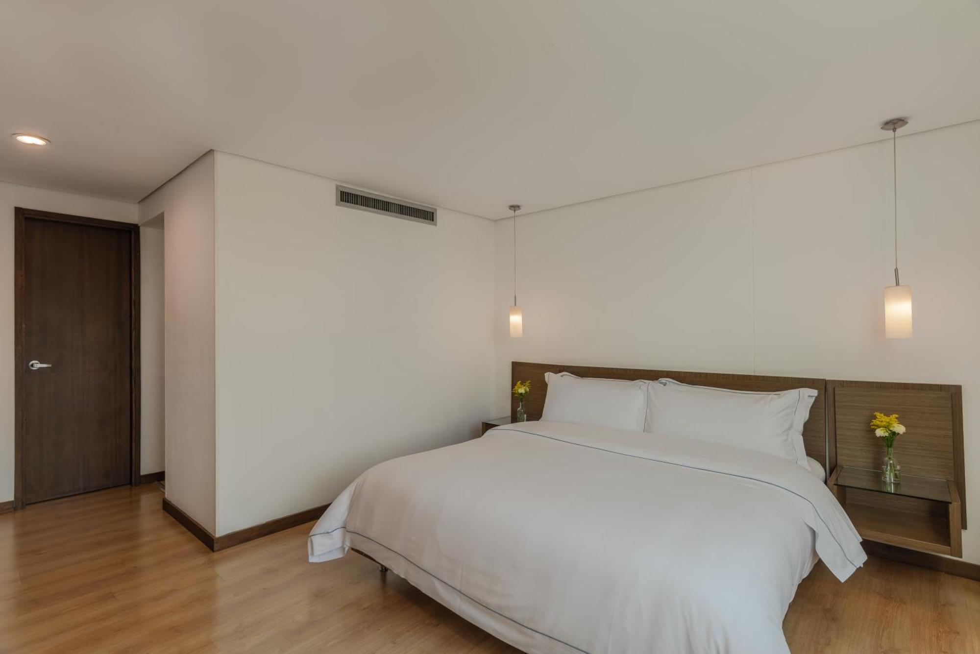 Apartamentos Poblado Alejandria By Housy Host Медельин Экстерьер фото
